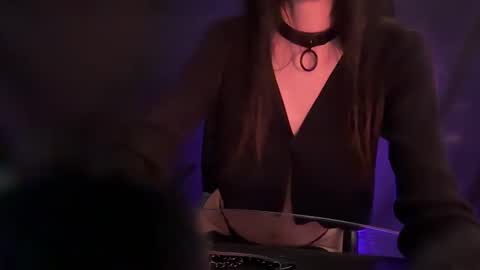 Adessa online show from January 6, 2025, 1:52 pm