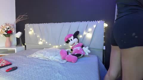 Snapshot of adharaharper chatting on April 8, 2026, 12:38 pm Adhara online show from April 8, 2026, 12:38 pm