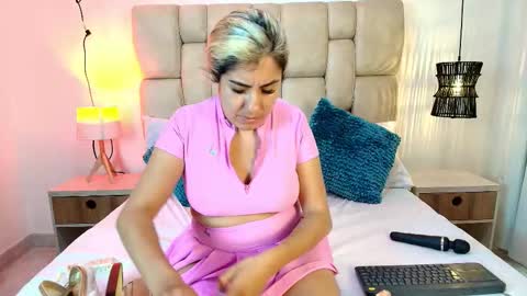 AdharaSmithh online show from November 9, 2025, 2:37 pm