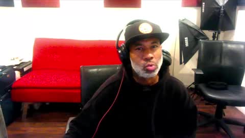 adick_ting online show from December 18, 2024, 6:10 am