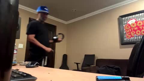 adick_ting online show from October 29, 2025, 5:47 pm