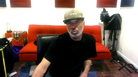 adick_ting online show from April 25, 2026, 9:01 am