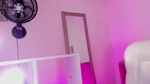 adison_reyes online show from July 16, 2026, 12:00 pm