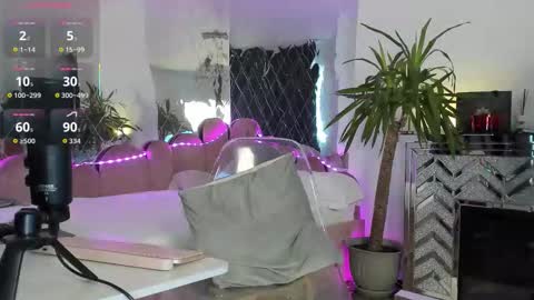 Adona online show from November 9, 2025, 7:17 am