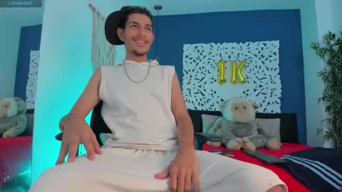 Snapshot of adonis_wb chatting on November 12, 2025, 8:52 pm adonis_wb online show from November 12, 2025, 8:52 pm