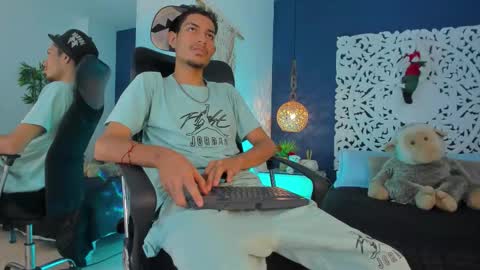 Snapshot of adonis_wb chatting on November 19, 2025, 2:11 am adonis_wb online show from November 19, 2025, 2:11 am