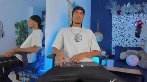 Snapshot of adonis_wb chatting on December 3, 2025, 10:19 pm adonis_wb online show from December 3, 2025, 10:19 pm