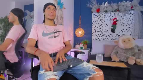 Snapshot of adonis_wb chatting on December 4, 2025, 8:39 pm adonis_wb online show from December 4, 2025, 8:39 pm