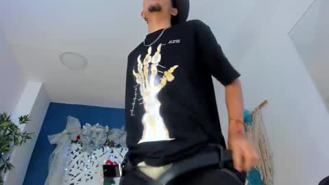 Snapshot of adonis_wb chatting on December 14, 2025, 4:51 am adonis_wb online show from December 14, 2025, 4:51 am