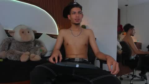 Snapshot of adonis_wb chatting on December 14, 2025, 5:51 pm adonis_wb online show from December 14, 2025, 5:51 pm