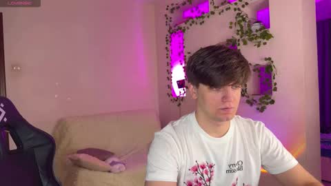 Snapshot of adrean_sofi chatting on January 15, 2026, 9:14 am adrean_sofi online show from January 15, 2026, 9:14 am