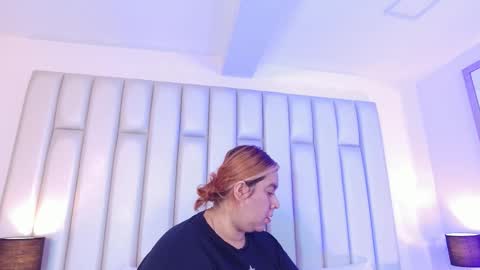 ANDREA PEREZ online show from February 4, 2026, 1:06 pm