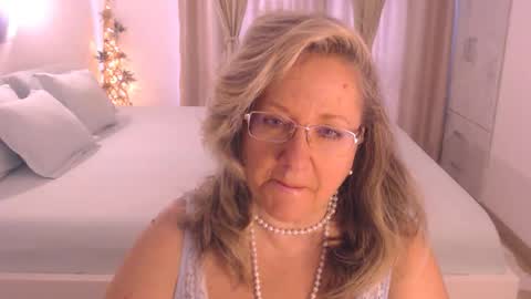 Cryna online show from October 18, 2025, 10:05 am