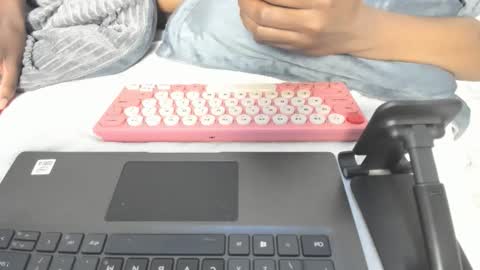 Andrena online show from November 19, 2025, 2:11 am