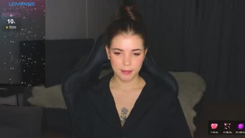 Adriana online show from November 19, 2025, 2:11 am