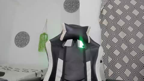 adri_sexboy229 online show from October 19, 2025, 5:41 am