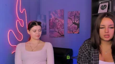 Snapshot of adri_sky chatting on July 31, 2026, 3:44 pm adri_sky online show from July 31, 2026, 3:44 pm