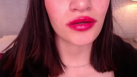 Adri online show from April 11, 2026, 7:45 am