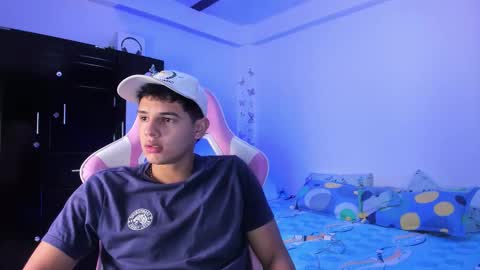 ADRIAN online show from February 21, 2026, 6:53 pm