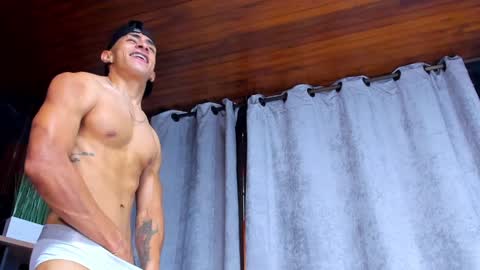 Snapshot of adrian_rae chatting on January 4, 2025, 2:46 pm online show from January 4, 2025, 2:46 pm