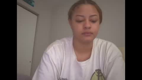 Princess Adri online show from May 8, 2026, 2:44 pm
