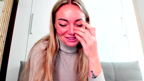 Adriana online show from January 25, 2025, 6:02 pm