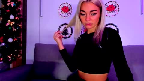 Adriana online show from December 18, 2025, 9:48 am