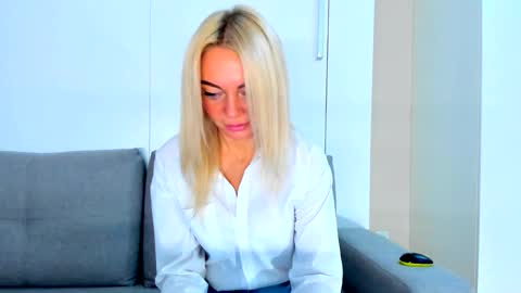 Adriana online show from January 6, 2026, 11:58 am