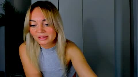 Adriana online show from April 1, 2026, 4:26 pm