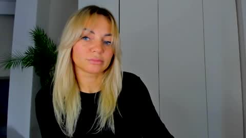 Adriana online show from April 3, 2026, 3:10 pm