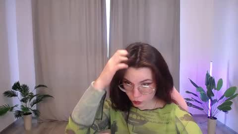 Adriana online show from February 4, 2026, 7:03 am