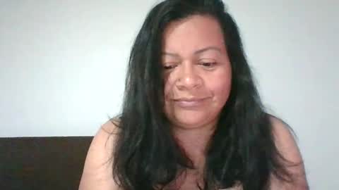 adrianagogo18 online show from February 26, 2025, 1:53 am