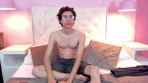 ADRIAN online show from June 4, 2026, 10:16 pm