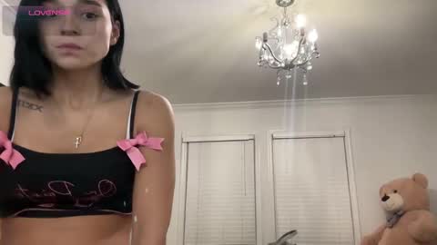 Snapshot of adriannarodriguez chatting on November 10, 2025, 12:42 am Adrianna online show from November 10, 2025, 12:42 am