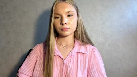 Snapshot of adriannemuldowney chatting on August 3, 2026, 3:16 pm Caroline online show from August 3, 2026, 3:16 pm