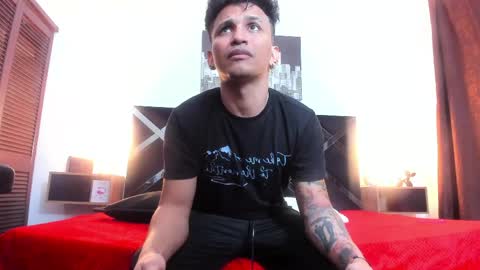 Snapshot of adriano_bigcock chatting on April 16, 2026, 4:13 am Adrian online show from April 16, 2026, 4:13 am