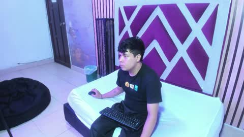 adrianwalkerr online show from April 5, 2026, 4:42 am