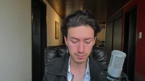 Snapshot of adrianwilliams_ chatting on November 7, 2025, 4:40 pm Adrian Williams online show from November 7, 2025, 4:40 pm