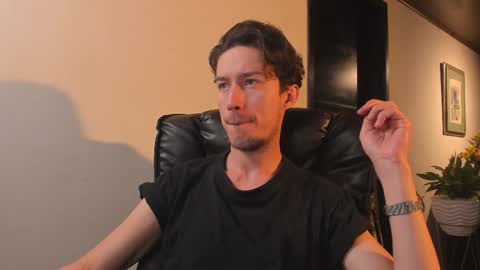 Snapshot of adrianwilliams_ chatting on January 17, 2026, 12:15 am Adrian Williams online show from January 17, 2026, 12:15 am