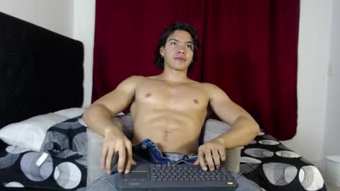 adriel_escalante online show from January 10, 2026, 4:14 am