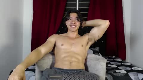 adriel_escalante online show from January 15, 2026, 3:22 am