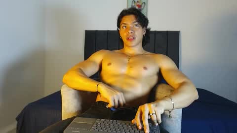 adriel_escalante online show from February 3, 2026, 3:15 am