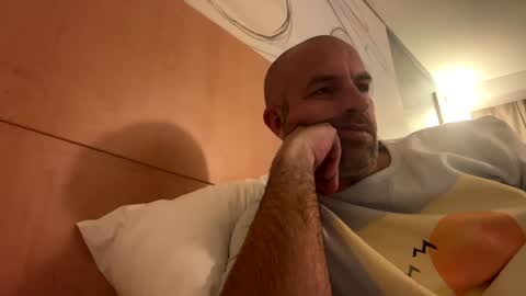 Snapshot of adrienfromparis chatting on January 29, 2025, 8:04 pm adrienfromparis online show from January 29, 2025, 8:04 pm