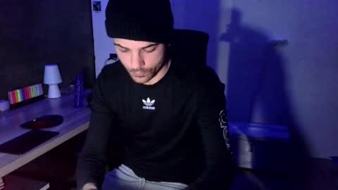 Adriherx online show from January 7, 2026, 7:27 pm