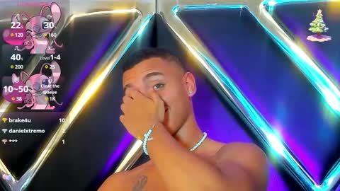 Snapshot of adriianlopez chatting on December 11, 2024, 10:49 pm Adrian Lopez online show from December 11, 2024, 10:49 pm