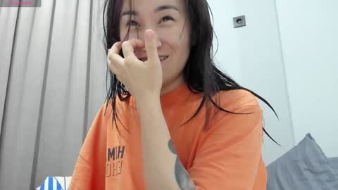 Snapshot of ae_nie chatting on February 7, 2025, 1:22 pm Aenie online show from February 7, 2025, 1:22 pm