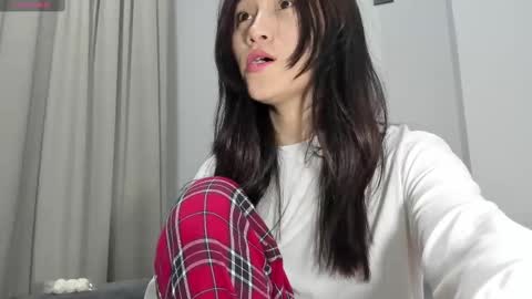 Snapshot of ae_nie chatting on February 19, 2025, 1:50 pm Aenie online show from February 19, 2025, 1:50 pm