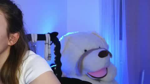 Aelia online show from March 21, 2026, 6:22 pm