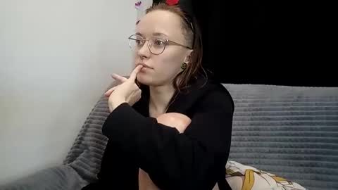 Snapshot of aelita_night chatting on January 14, 2025, 2:43 pm aelita_night online show from January 14, 2025, 2:43 pm