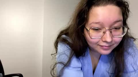 aemilialust online show from January 18, 2026, 7:17 pm